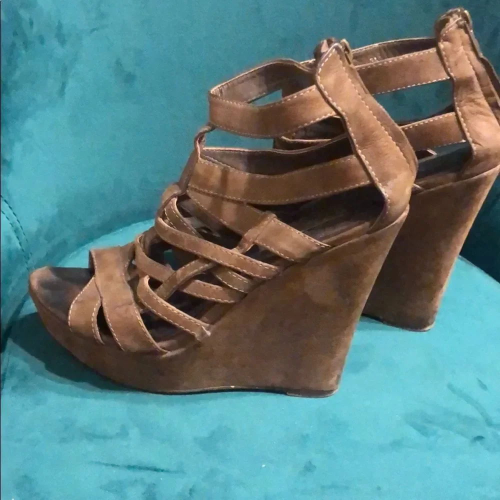 MLE Suede Brown Wedge Sandal Good Condition Size 8